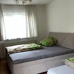 Gut Gelegene In Neustadt Apartmán
